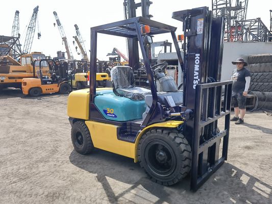 90% KOMATSU FD30 Forklift Manual Power Source at Longhua with FD40 FD50 FD70
