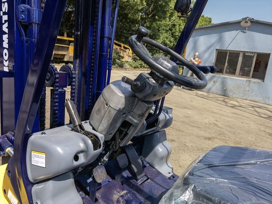 1200mm Fork Length Komatsu FD30-14 3TON Forklift for Restaurant Second Hand 2stage 3stage