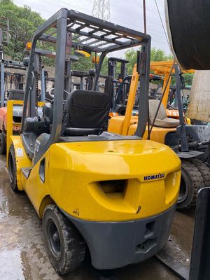 Get Your Food Shop Moving with Used Komatsu FD30 Diesel Forklift 3 Ton FD25 FD40 FD50