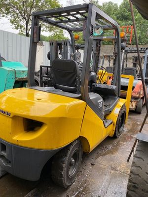 Get Your Food Shop Moving with Used Komatsu FD30 Diesel Forklift 3 Ton FD25 FD40 FD50