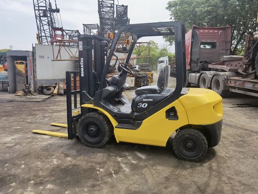 Manual Power Source 3 Ton Komatsu FD30 Forklift for Smooth Warehouse Operations