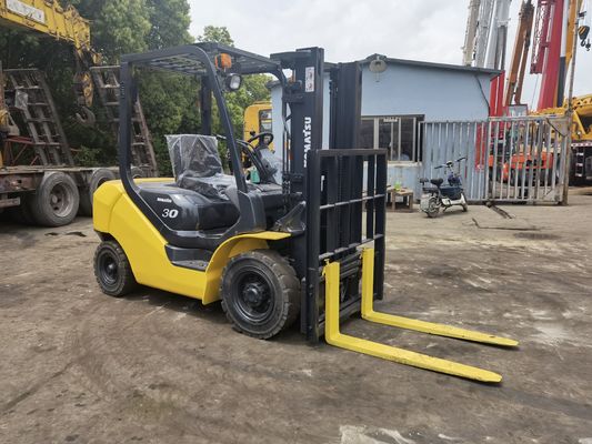 Manual Power Source 3 Ton Komatsu FD30 Forklift for Smooth Warehouse Operations