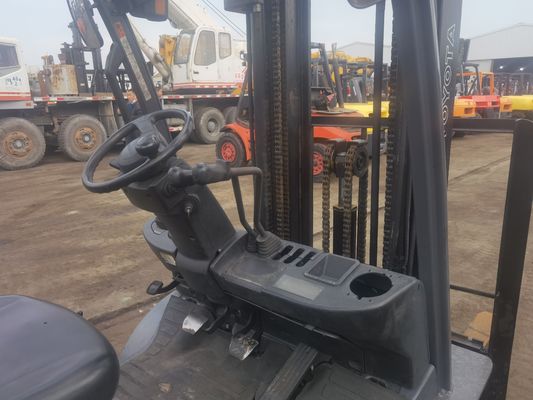 Used Japan Toyota FD25 Diesel Forklift with Routine Fork Length and at Affordable