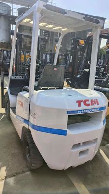 Powerful Used TCM 2.5 Ton Diesel Forklift with 3m Lift Height and Customizable Cylinder