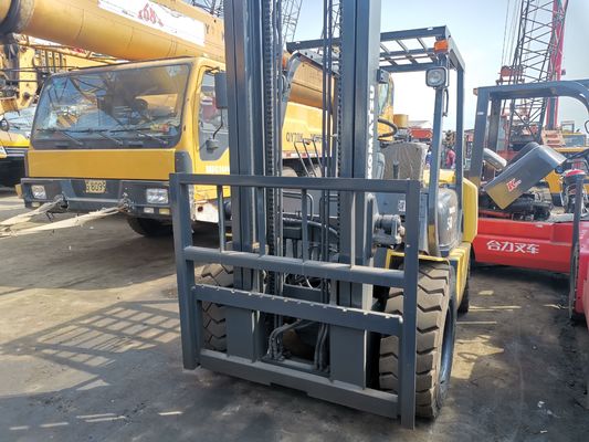 Japan Komatsu 5T FD25 FD30T-16 Diesel Forklifts with Overall Dimensions 2.7*1.2*2.1m