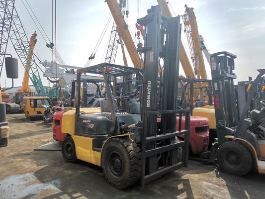 Japan Komatsu 5T FD25 FD30T-16 Diesel Forklifts with Overall Dimensions 2.7*1.2*2.1m