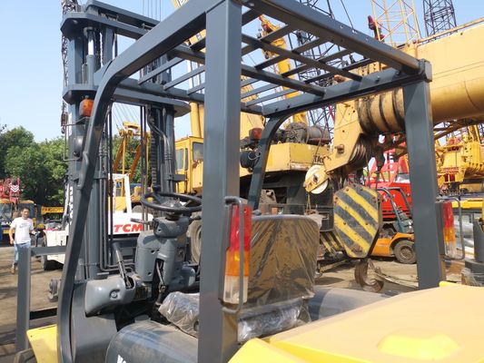 Japan Komatsu 5T FD25 FD30T-16 Diesel Forklifts with Overall Dimensions 2.7*1.2*2.1m