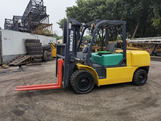 Used Komatsu 5 Ton Diesel Forklift FD50 with Japanese Engine at in Shanghai Yard
