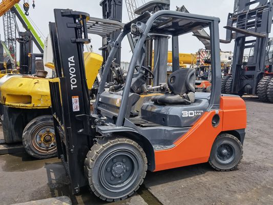 Powerful Gasoline Engine Used 3 Ton Toyota Forklift with Sideshift at Shanghai Yard