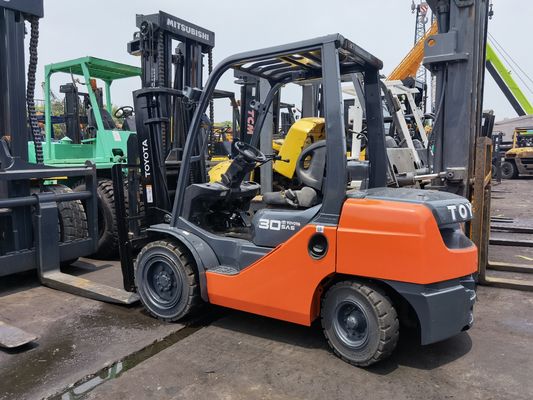 Powerful Gasoline Engine Used 3 Ton Toyota Forklift with Sideshift at Shanghai Yard