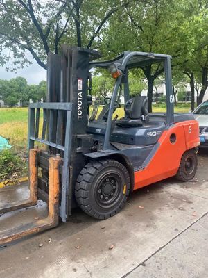 Toyota 8f50 Used 4 Wheel Forklift 5 Tons Diesel Forklift for Warehouse Transportation