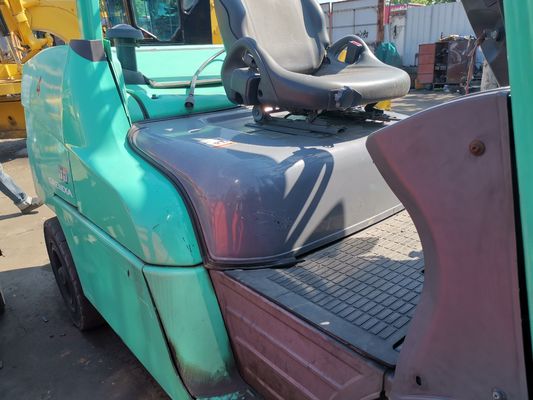 5.5 Ton MITSUBISHI Diesel Forklift with 180mm Fork Width from Japan in Good Condition