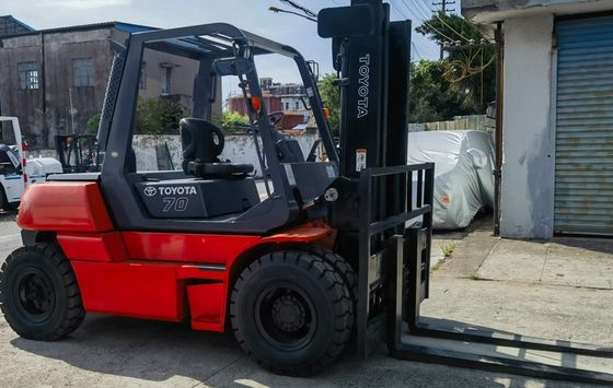 7 Ton Diesel Forklift with EPA Certification and Toyota ISUZU Engine Routine Fork Length