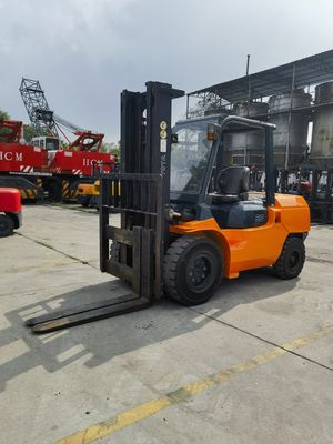 Garment Shop Must-Have 5 Ton Used Toyota Forklift with Japan Made Parts and Diesel Engine