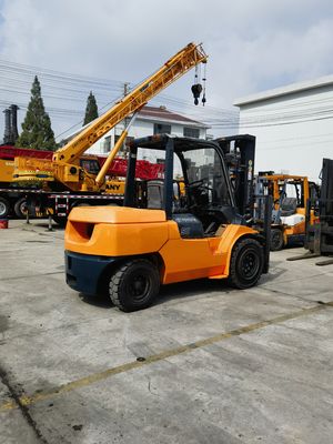 Garment Shop Must-Have 5 Ton Used Toyota Forklift with Japan Made Parts and Diesel Engine