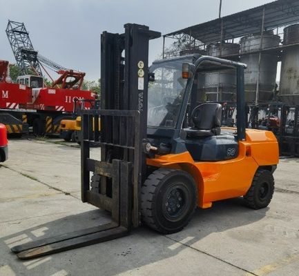 Garment Shop Must-Have 5 Ton Used Toyota Forklift with Japan Made Parts and Diesel Engine