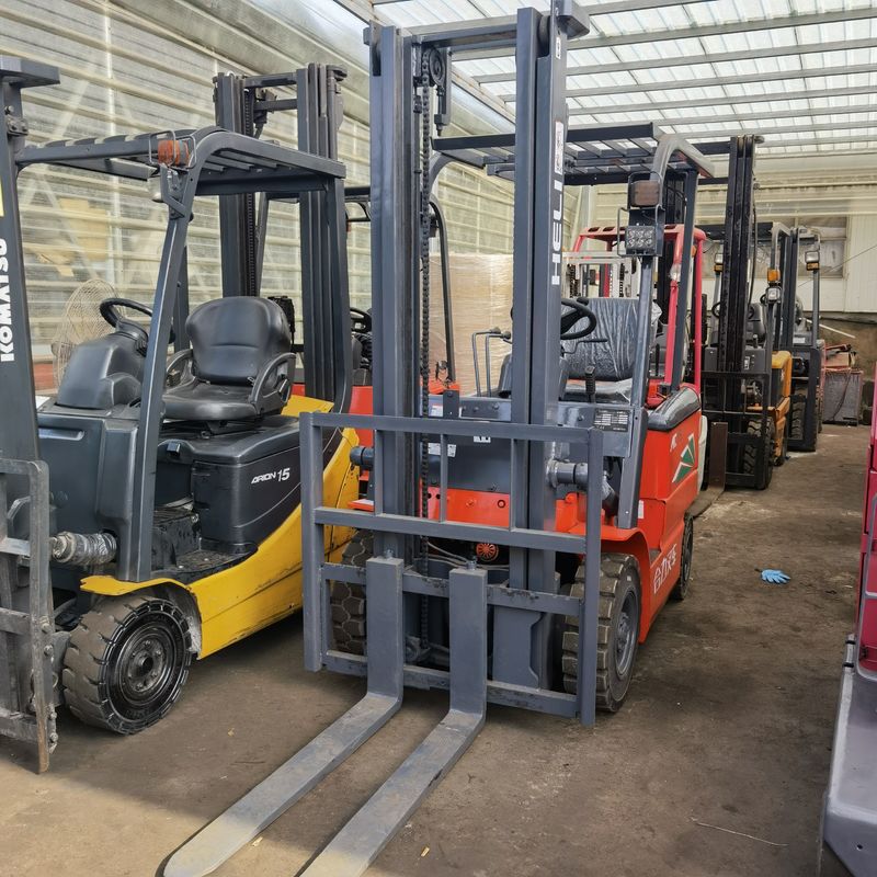 18000 kg Weight Orange Small Forklift with 3 Stage Mast Side Shift and Performance