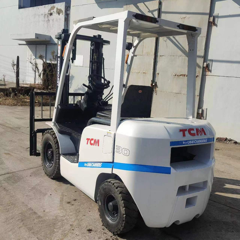 Powerful Used TCM 2.5 Ton Diesel Forklift with 3m Lift Height and Customizable Cylinder