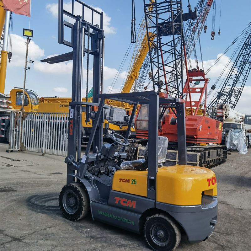 TCM 2 Ton Forklift Truck with Diesel Power and Routine Fork Width