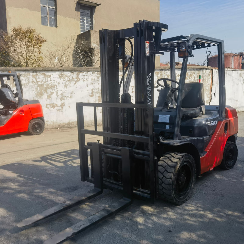 Toyota 3 Ton Used Forklift with 2 Stage Mast and 3-4.5m Lift Height in Excellent Condition