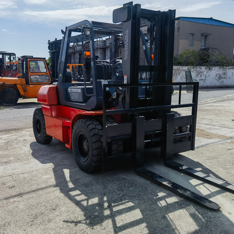 Japan Isuzu Engine 7 Ton Toyota Forklift with Fork Positionor and Routine Fork Length